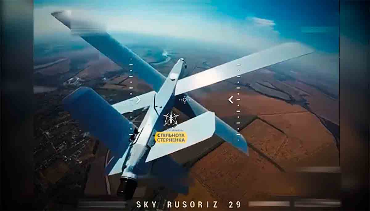 Video: Ukrainan drone pudottaa ZALA Lancet -kamikazedronen Sudžhan yllä. Kuva ja video: Telegram @ssternenko