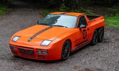 Porsche 944 modificada com seis rodas vai a leilão por US$ 112 mil