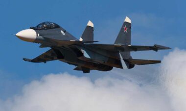 Caça russo Su-30SM é abatido no Mar Negro por forças ucranianas. Foto: telegram @uac_ru