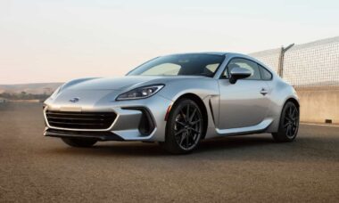 Subaru BRZ 2025 fica mais caro com poucas novidades em meio à queda de vendas