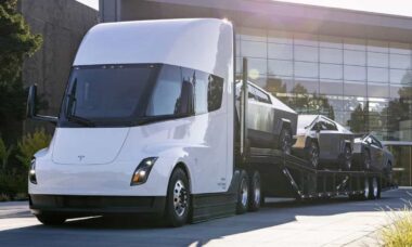 Tesla Semi: caminhão elétrico revoluciona com design futurista e autonomia impressionante