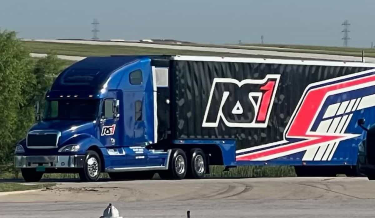 Camion avec des voitures de course Porsche, évaluées à 1,5 million de dollars, volé en Floride