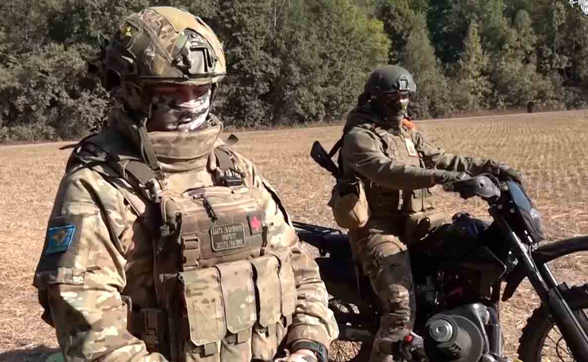 Video muestra a soldados rusos entrenando ataques usando motocicletas. Foto: Telegram @mod_russia