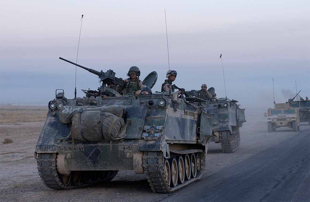 M113 dell'esercito americano in azione in Iraq 2004