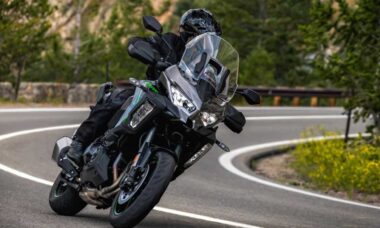 Kawasaki lança Versys 1100: nova geração mantém o foco em conforto e desempenho em estrada