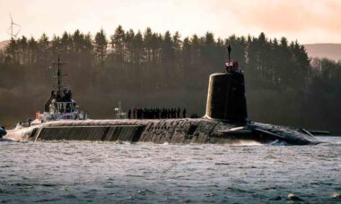 Submarino da classe Vanguard, HMS Vengeance (S31). Instagram @royalnavy