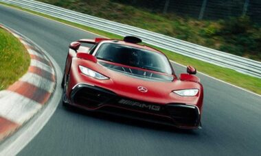 Mercedes-AMG One quebra seu próprio recorde em Nürburgring com tempo impressionante