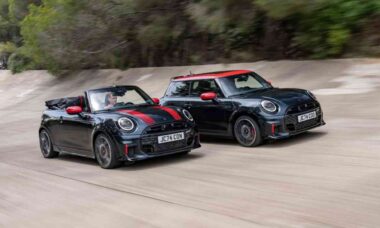 Mini Cooper JCW 2025 chega com 228 cv e novo design esportivo para dominar as ruas