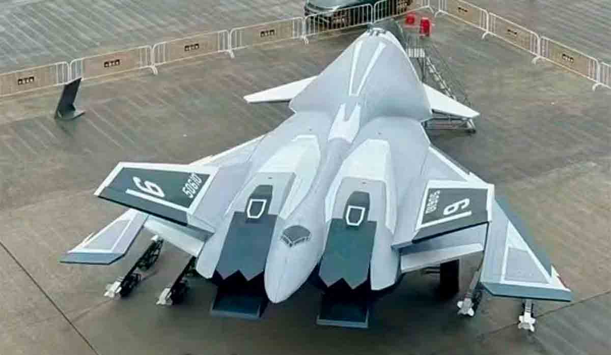 Video: China unveils sixth-generation fighter concept at Airshow China ...