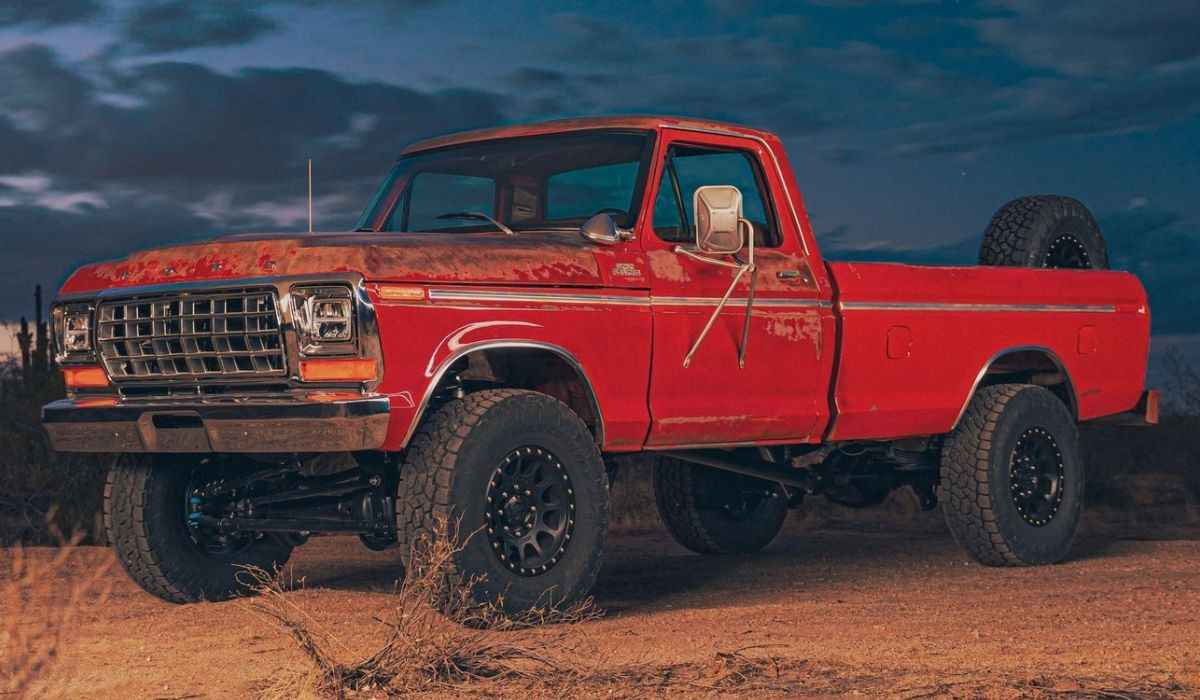 1978年型Ford F-250 Highboy、ヴィンテージスタイルと現代的な改良を施してSEMAショーに展示