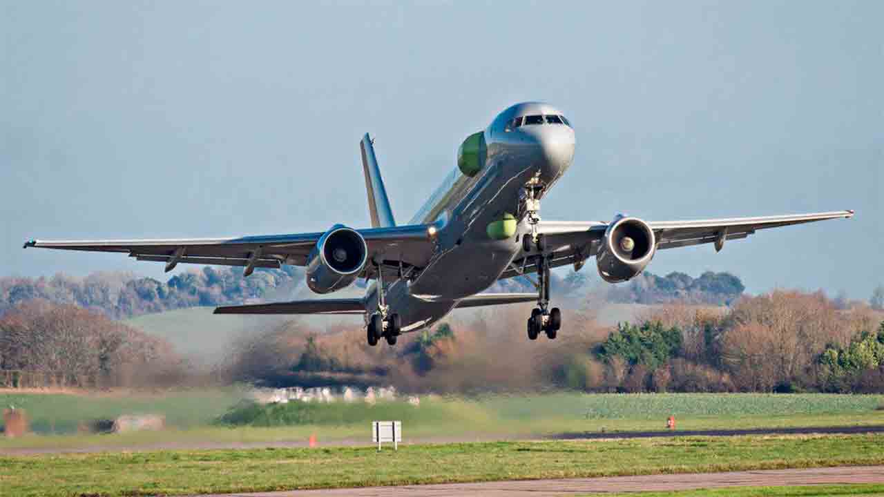 Inggris Memperkenalkan Pesawat Uji Terbang Excalibur Berbasis Boeing 757. Foto X @Leonardo