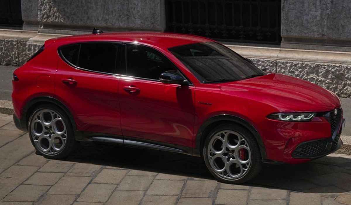 Alfa Romeo Tonale 2025 ganha versão não híbrida com motor turbo e preço US$ 10 mil mais baixo