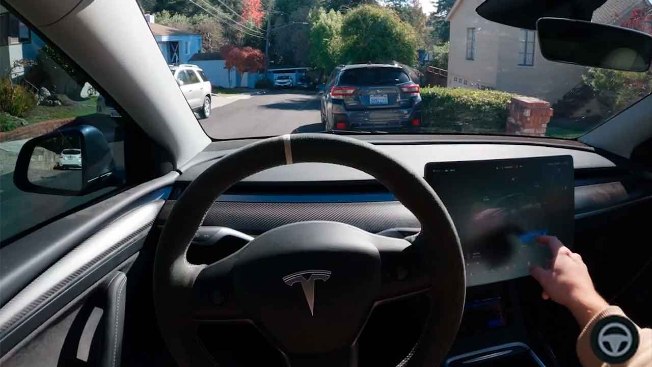 Video: Tesla veröffentlicht ein Update für Full Self-Driving (FSD), das Diskussionen in den sozialen Medien auslöst. Foto: X @AIDRIVR