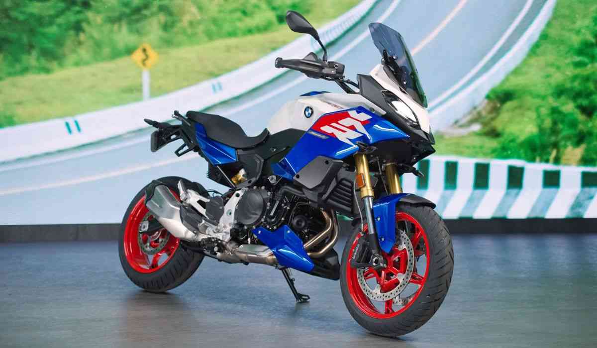 BMW F 900 R e XR 2025 chegam com visual renovado, mais tecnologia e desempenho aprimorado