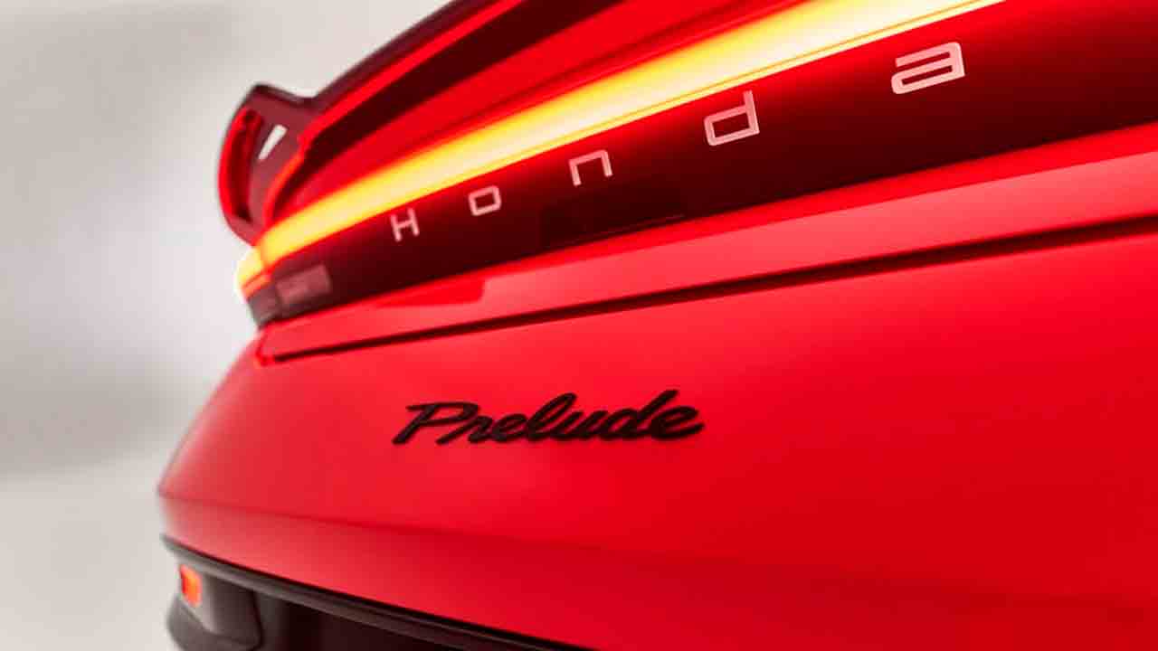 Honda Prelude Hybrid se vrátí v roce 2026 s aerodynamickým designem a technologií rychlého řazení (Instagram @honda)