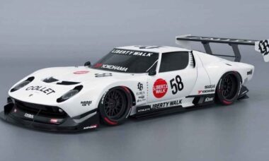 Liberty Walk reinventa a Lamborghini Miura com modificações extremas e estilo agressivo