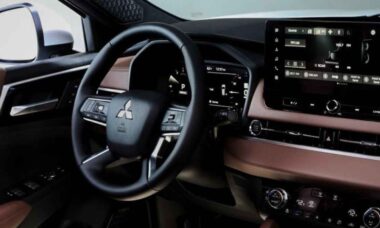 Mitsubishi Outlander 2025 ganha atualização com sistema de som Yamaha e novo design interno