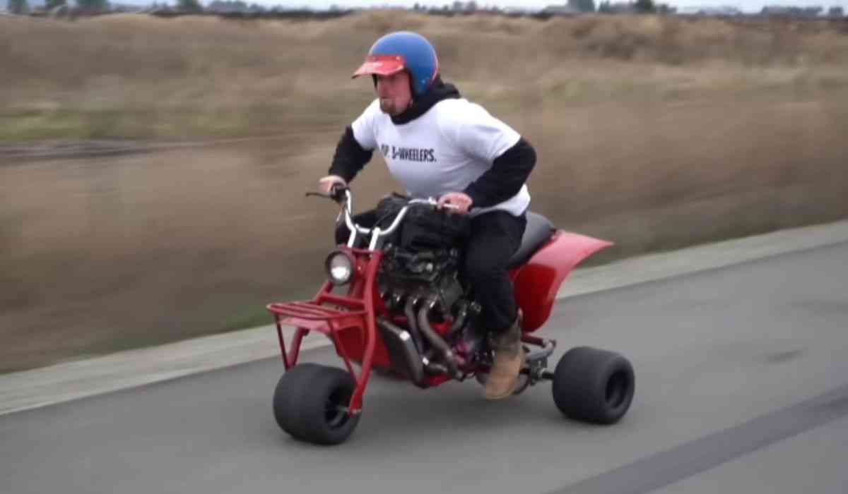 Triciclo insano com motor de 1000cc desafia limites de velocidade