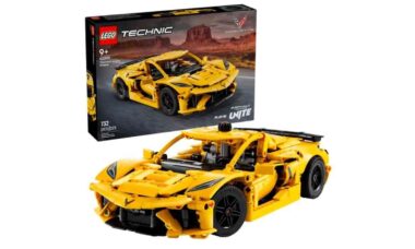 Lego lança kit technic do Corvette Stingray com pistões móveis e volante funcional