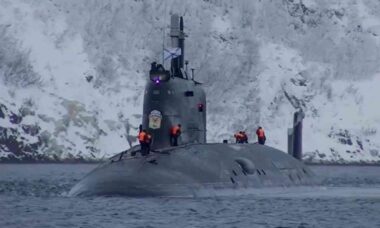 Rússia lança Arkhangelsk: novo submarino nuclear reforça poder militar no Ártico