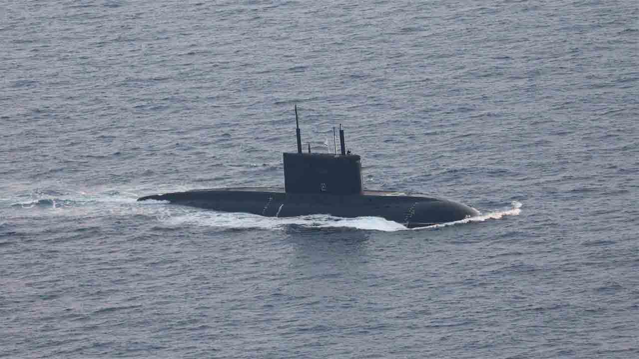 Russische onderzeeër waargenomen in Portugese wateren. Foto: Portugese Luchtmacht