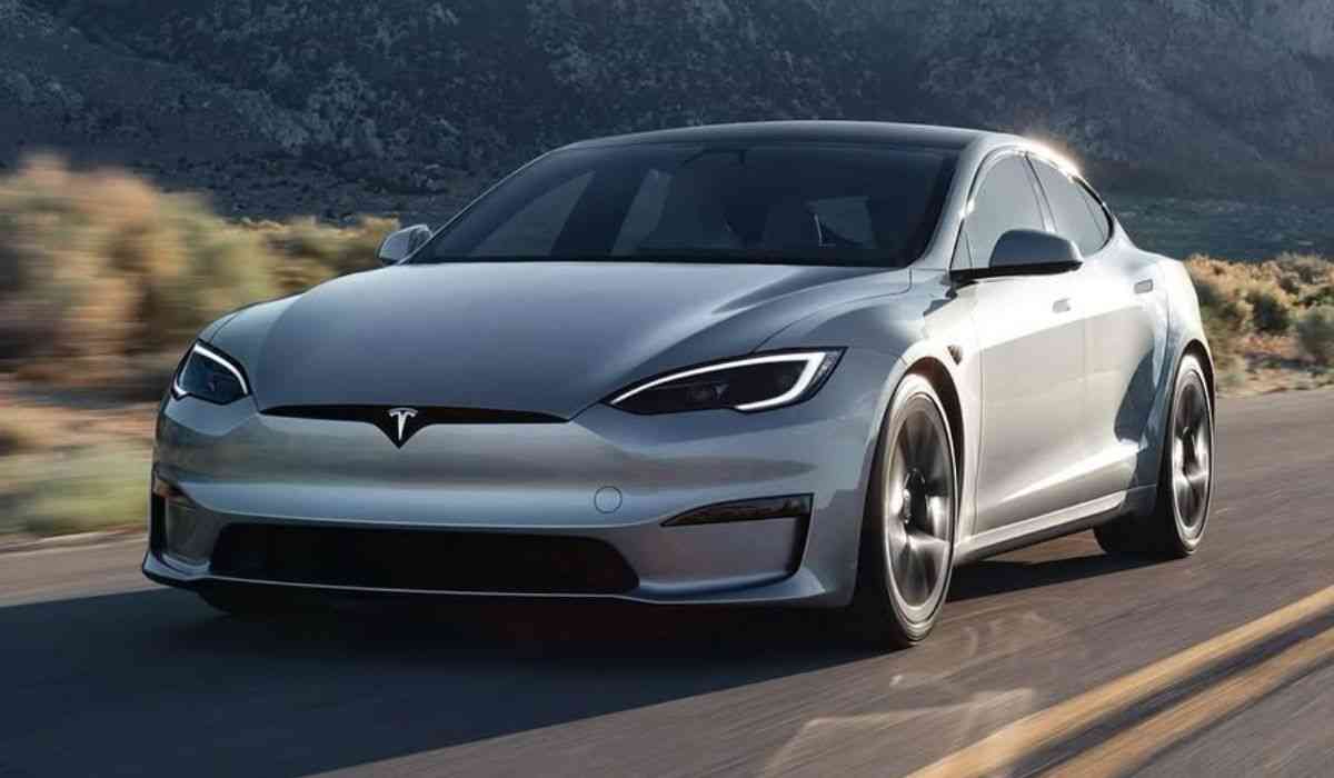 Tesla overhaler Audi i globale salg af elbiler i 2024