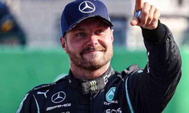 Valtteri Bottas volta à Mercedes e é proibido de repetir calendário explícito polêmico