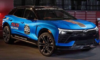 Chevy Blazer EV faz história como o primeiro carro elétrico a comandar a Daytona 500