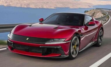 Ferrari esgota produção até 2026 e novos pedidos só chegam em 2027