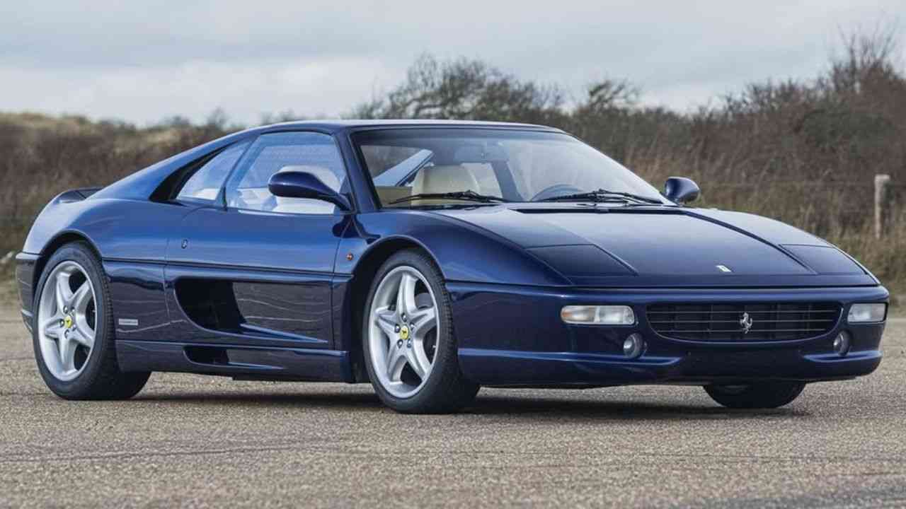 Ferrari F355 GTS de Michael Schumacher é leiloada em venda secreta