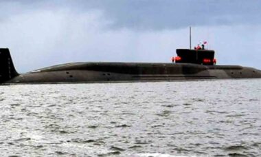 INS Arihant, o primeiro SSBN construído na Índia. Foto: Ministério da Defesa indiano)