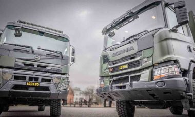 Scania e Volvo entregarão 775 caminhões ao exército sueco em um ano. Foto: fmv.se