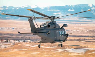 Helicóptero Grey Wolf inicia testes operacionais para segurança nuclear. X @BoeingDefense
