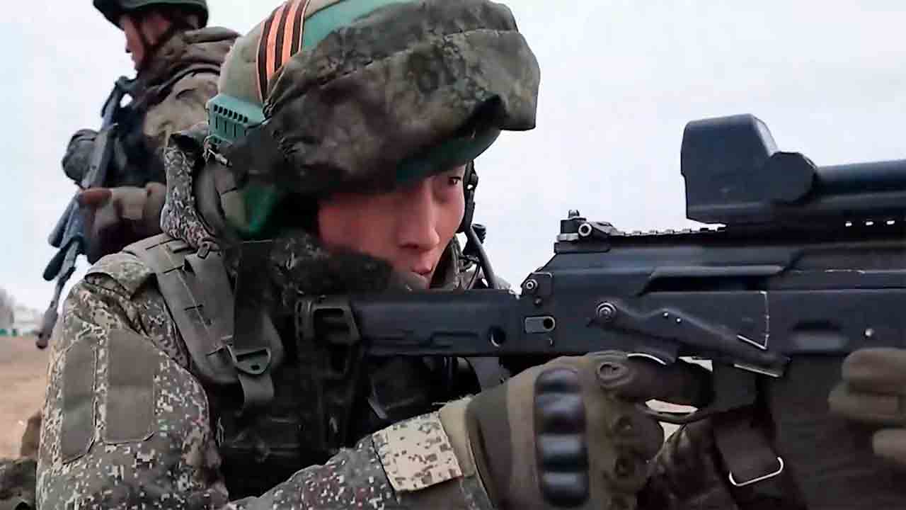 Video toont Noord-Koreaanse troepen die trainen in Rusland en bevestigt deelname aan de oorlog tegen Oekraïne. Telegram @izvestia