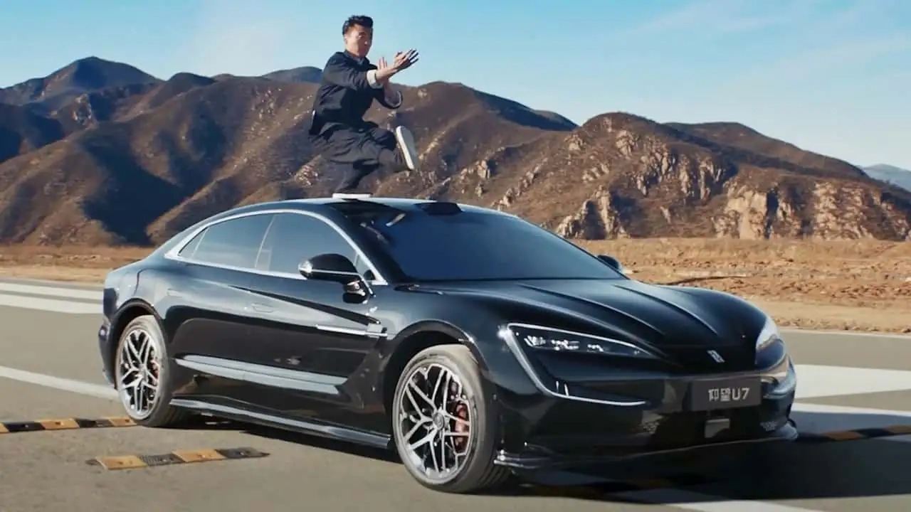 Yangwang U7 (Reproduction/BYD)