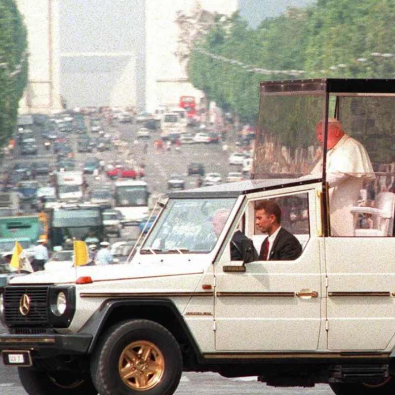 Popemobile (Reproduction/Disclosure)