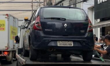Carro é apreendido (Divulgação/Polícia Militar)