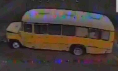 Ucrânia destrói ônibus russo usado em operações militares nas linhas de frente