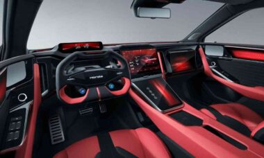 Honda GT aposta em design arrojado, mas interior com excesso de telas divide opiniões