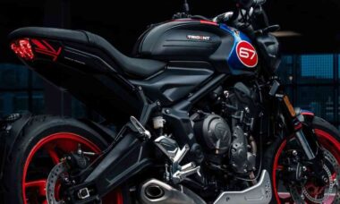 Triumph Trident 660 ganha edição especial Triple Tribute com pintura retrô, mais tecnologia e pegada esportiva