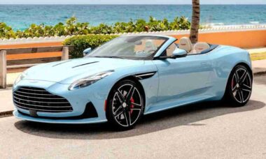 Aston Martin revela DB12 Palm Beach Edition em homenagem ao luxo tropical da Flórida
