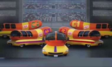 Corrida inédita com carros em formato de cachorro-quente acontecerá antes da Indy 500