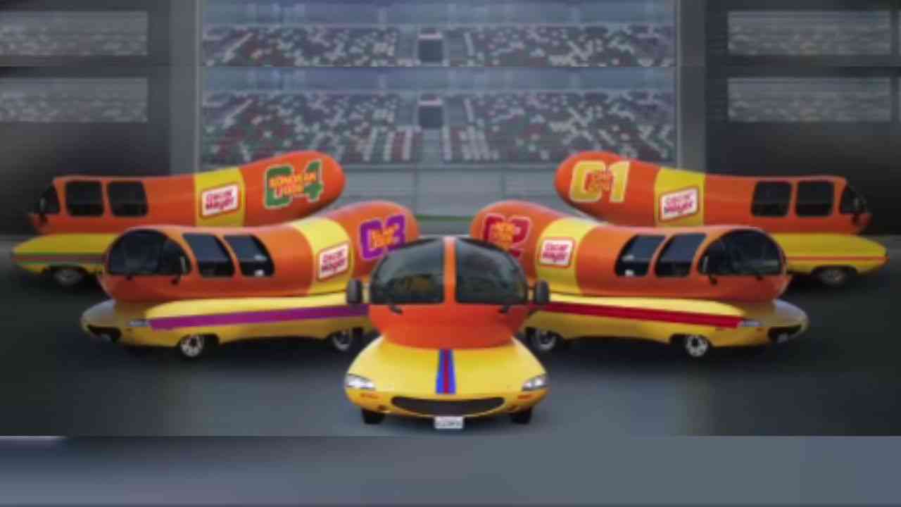 Unieke race met hotdog-vormige auto's vindt plaats vóór de Indy 500