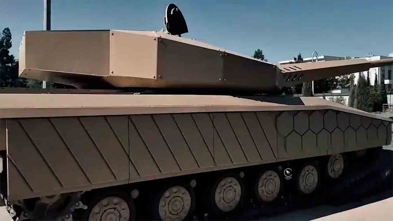 Uzbequistão apresenta versão futurista do T-64B com nova blindagem e motor de 950 cv (X @AndreiBtvt)