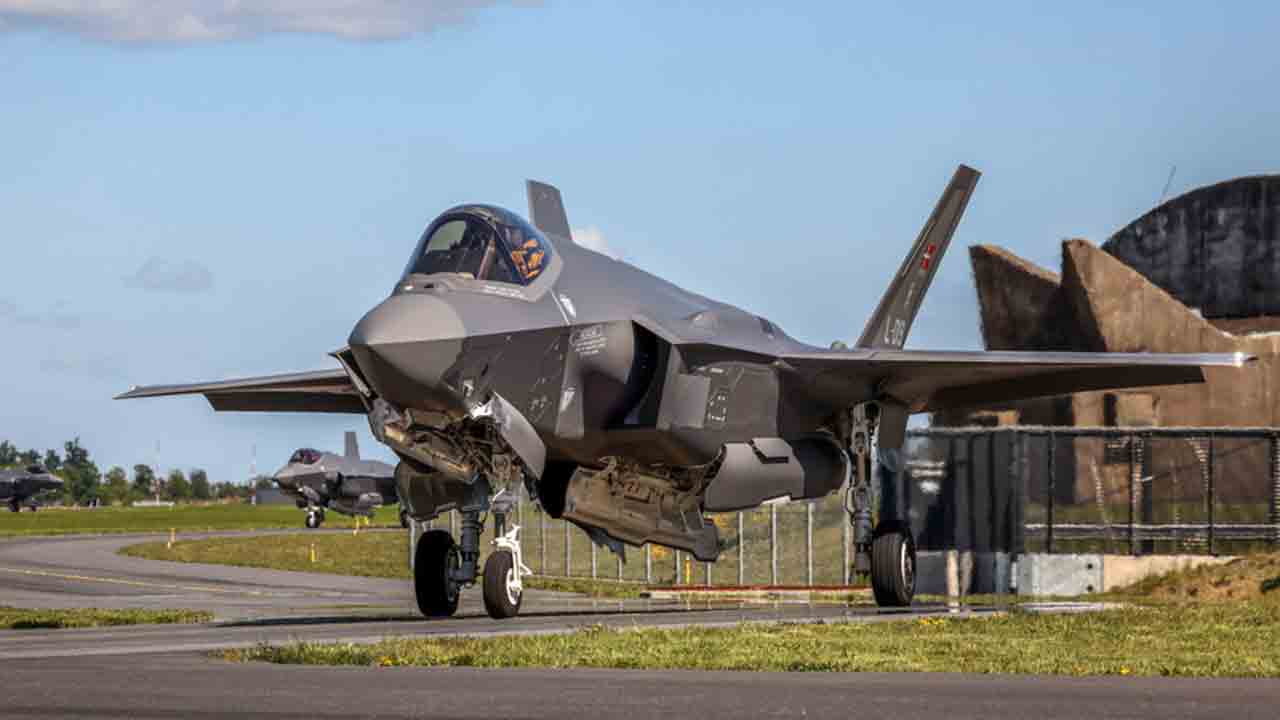 新F-35A戰機抵達Skrydstrup空軍基地。照片：Forsvaret.dk