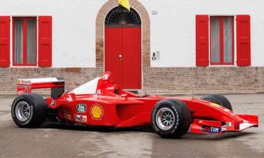 Ferrari de Schumacher usada no GP de Mônaco em 2001 é leiloada por valor recorde