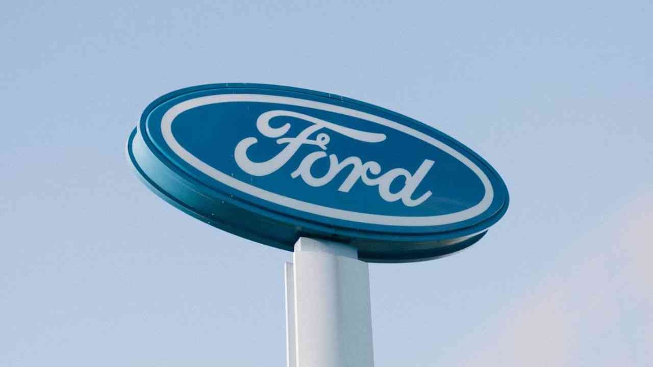 Ex-funcionário da Ford é preso por roubar peças milionárias que eram revendidas em oficinas e anunciadas no eBay