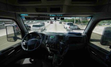 Aurora inicia transporte com caminhões autônomos no Texas