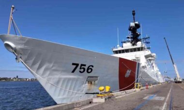 Colômbia recebe navios da classe Island dos EUA e reforça patrulhamento marítimo