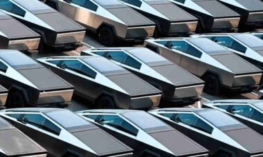 Cybertrucks encalhadas em shopping dos EUA expõem crise de vendas e imagem da Tesla